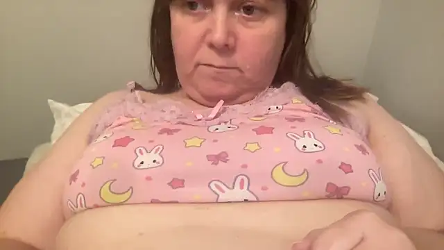 Snapshot of ParisNova chatting on February 18, 7:21 pm ParisNova online show from February 18, 7:21 pm