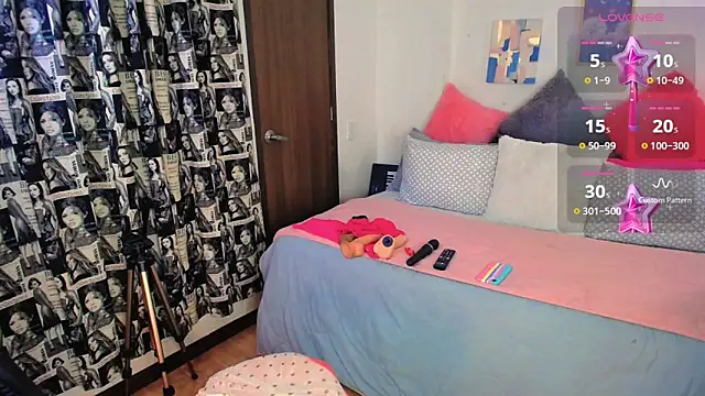 Snapshot of natahottt chatting on February 8, 8:31 am natahottt online show from February 8, 8:31 am