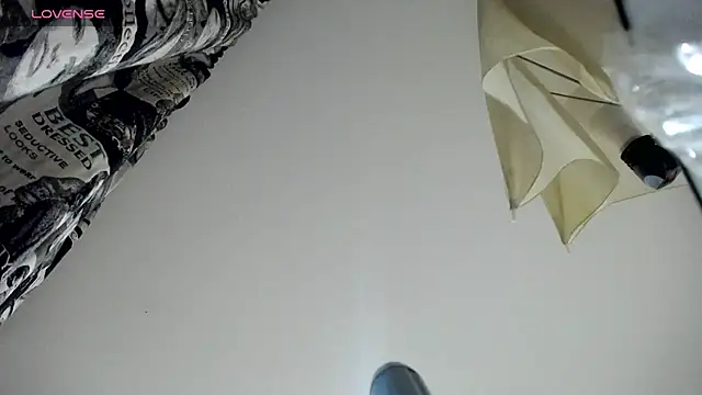 Snapshot of natahottt chatting on February 14, 1:34 am natahottt online show from February 14, 1:34 am