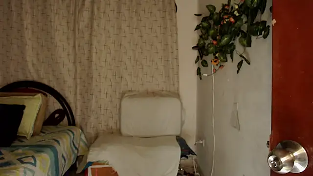 Estefani 32 online show from October 27, 8:24 pm