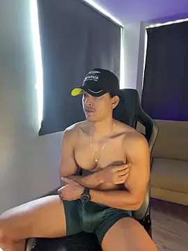 Liam V online show from March 10, 2:33 pm