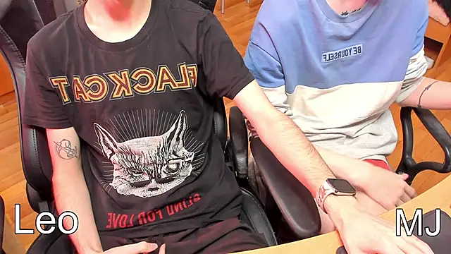 Snapshot of teelimata chatting on February 21, 9:24 am teelimata online show from February 21, 9:24 am