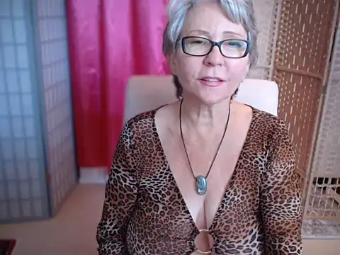 petradaniels online show from September 29, 5:29 pm