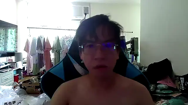 Snapshot of charlie_xdd chatting on May 31, 6:53 am charlie xdd online show from May 31, 6:53 am