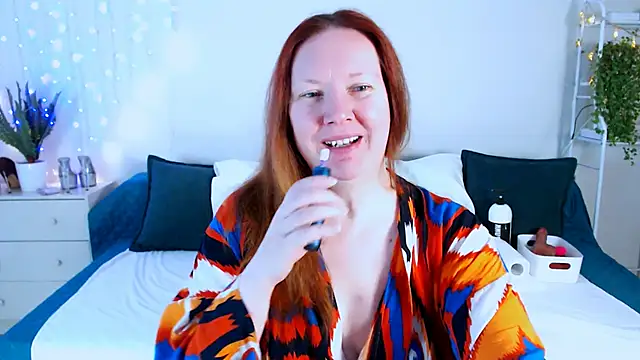 GoddessLara online show from November 3, 11:48 pm