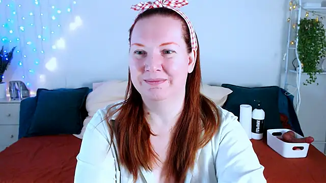 GoddessLara online show from December 3, 1:13 am