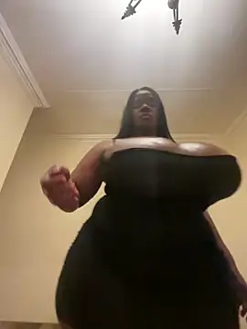 Snapshot of xXXSexyamazon chatting on April 12, 9:20 pm xXXSexyamazon online show from April 12, 9:20 pm