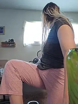 ScarletCallings420 online show from June 29, 3:46 am