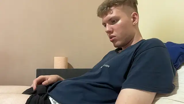 Snapshot of sexybooii6968 chatting on September 13, 8:52 pm sexybooii6968 online show from September 13, 8:52 pm