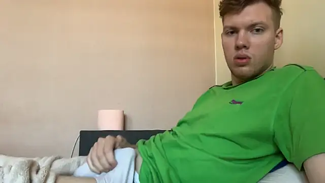 Snapshot of sexybooii6968 chatting on September 18, 9:00 am sexybooii6968 online show from September 18, 9:00 am