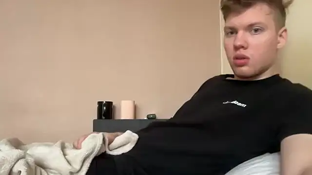 Snapshot of sexybooii6968 chatting on September 25, 8:51 am sexybooii6968 online show from September 25, 8:51 am