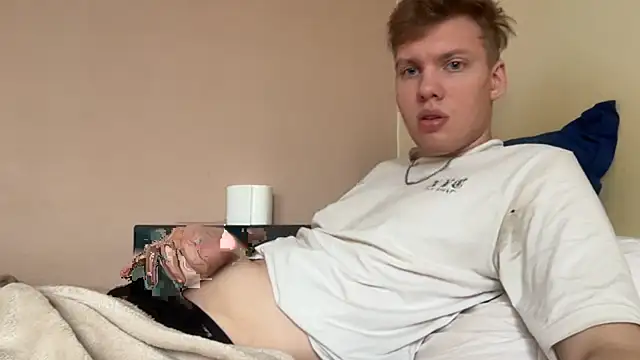 Snapshot of sexybooii6968 chatting on September 27, 12:32 pm sexybooii6968 online show from September 27, 12:32 pm