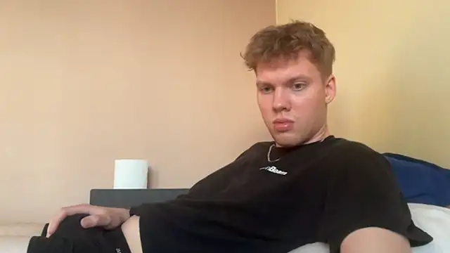 Snapshot of sexybooii6968 chatting on September 30, 3:39 pm sexybooii6968 online show from September 30, 3:39 pm