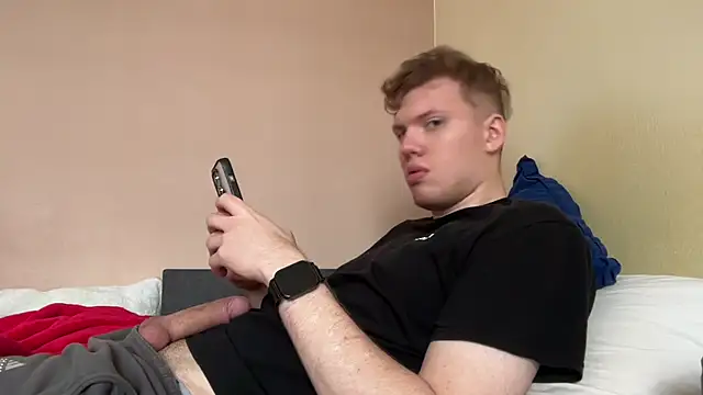 Snapshot of sexybooii6968 chatting on October 15, 8:36 am sexybooii6968 online show from October 15, 8:36 am