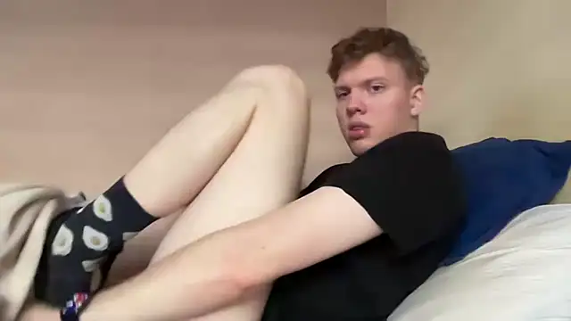 Snapshot of sexybooii6968 chatting on October 18, 2:40 pm sexybooii6968 online show from October 18, 2:40 pm