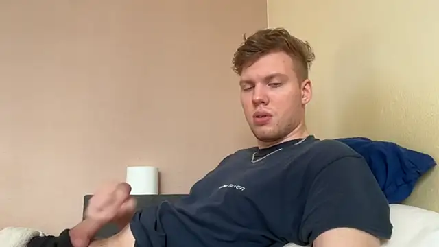 Snapshot of sexybooii6968 chatting on October 28, 1:03 pm sexybooii6968 online show from October 28, 1:03 pm