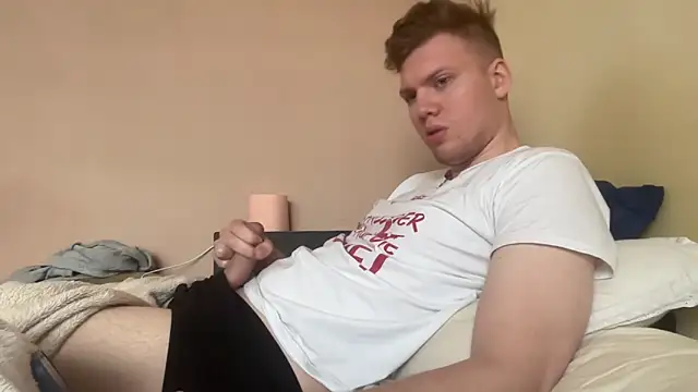 Snapshot of sexybooii6968 chatting on May 6, 7:57 am sexybooii6968 online show from May 6, 7:57 am