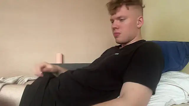 Snapshot of sexybooii6968 chatting on May 30, 12:13 pm sexybooii6968 online show from May 30, 12:13 pm
