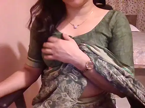 Snapshot of Pinky_4 chatting on January 17, 2:44 pm Pinky 4 online show from January 17, 2:44 pm