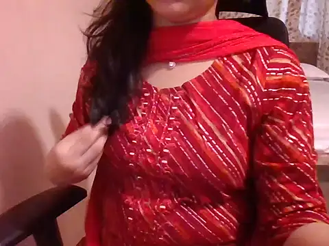 Snapshot of Pinky_4 chatting on February 3, 3:48 am Pinky 4 online show from February 3, 3:48 am