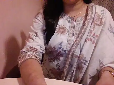 Snapshot of Pinky_4 chatting on February 17, 6:58 pm Pinky 4 online show from February 17, 6:58 pm