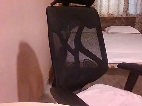 Snapshot of Pinky_4 chatting on February 24, 10:46 am Pinky 4 online show from February 24, 10:46 am