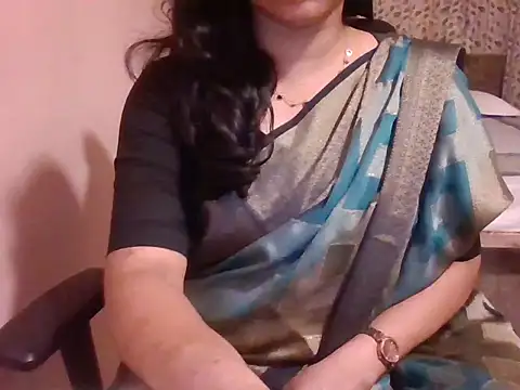 Snapshot of Pinky_4 chatting on April 18, 6:01 pm Pinky 4 online show from April 18, 6:01 pm