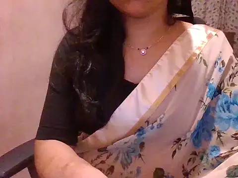 Snapshot of Pinky_4 chatting on July 7, 7:23 am Pinky 4 online show from July 7, 7:23 am