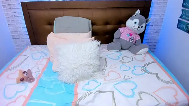 Snapshot of olivia_love_ chatting on January 24, 1:13 am olivia love online show from January 24, 1:13 am