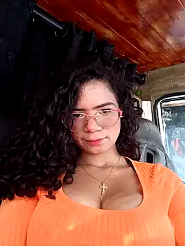 Snapshot of Simone_Miller chatting on December 28, 4:09 pm Simone Miller online show from December 28, 4:09 pm