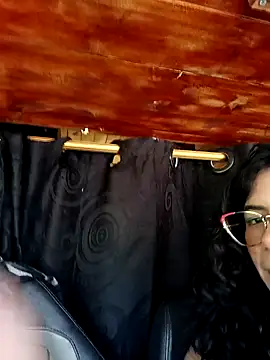 Snapshot of Simone_Miller chatting on January 19, 7:58 pm Simone Miller online show from January 19, 7:58 pm