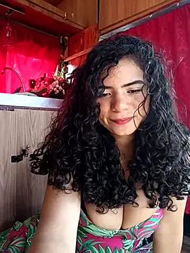 Snapshot of Simone_Miller chatting on February 18, 8:14 pm Simone Miller online show from February 18, 8:14 pm