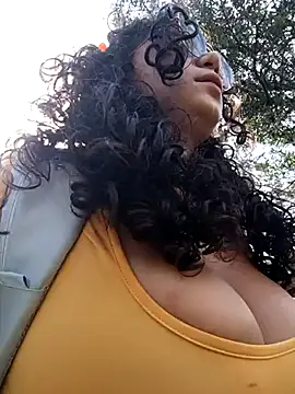 Snapshot of Simone_Miller chatting on February 26, 2:14 pm Simone Miller online show from February 26, 2:14 pm