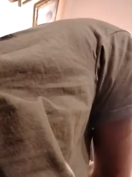 Snapshot of BIG-CkD_F chatting on February 18, 9:33 pm BIG-CkD F online show from February 18, 9:33 pm