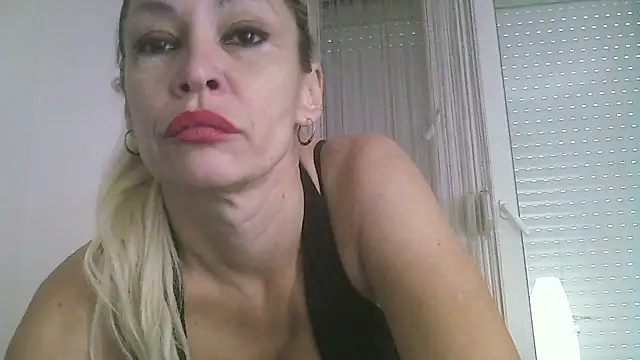 EvaaMina online show from December 9, 11:15 am