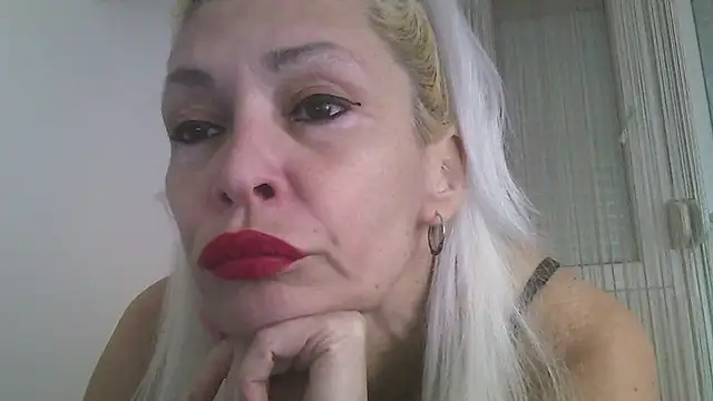 EvaaMina online show from January 1, 3:35 pm