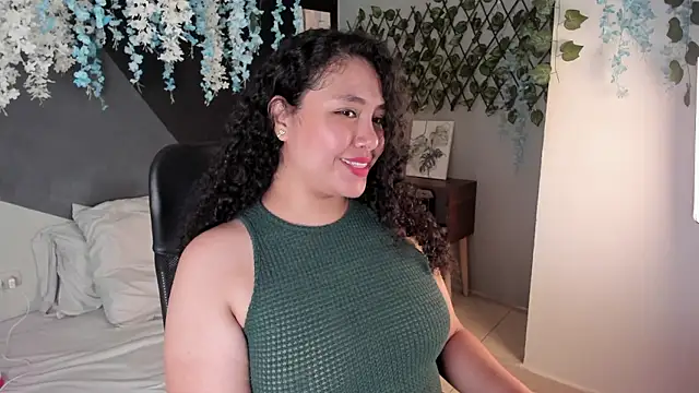 Snapshot of alixon_fiore5 chatting on January 10, 6:48 am alixon fiore5 online show from January 10, 6:48 am