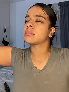 trianawhite online show from March 13, 9:48 pm