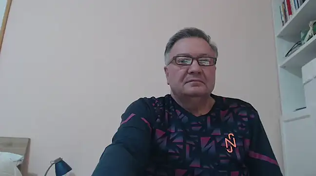 Snapshot of YOU6me chatting on December 28, 3:26 pm YOU6me online show from December 28, 3:26 pm