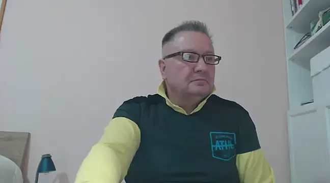 Snapshot of YOU6me chatting on January 1, 3:24 pm YOU6me online show from January 1, 3:24 pm