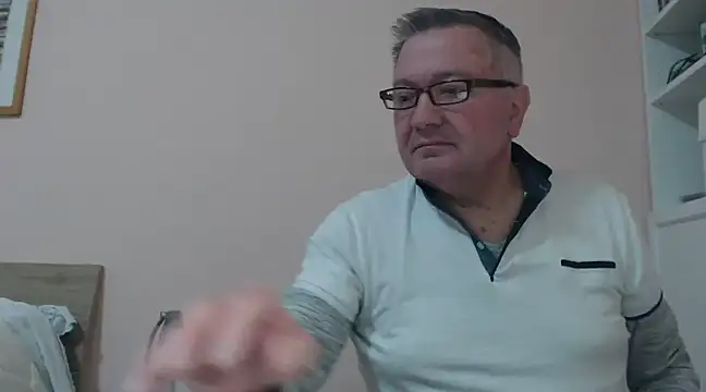 Snapshot of YOU6me chatting on January 12, 6:27 pm YOU6me online show from January 12, 6:27 pm