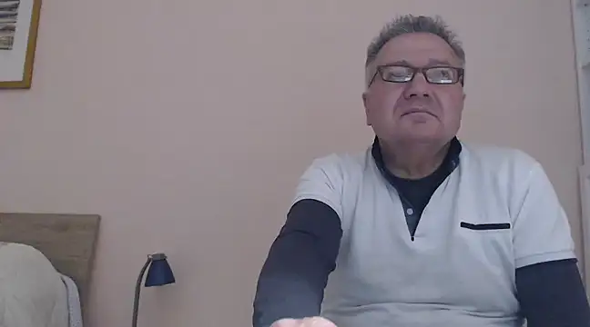 Snapshot of YOU6me chatting on January 15, 3:39 pm YOU6me online show from January 15, 3:39 pm