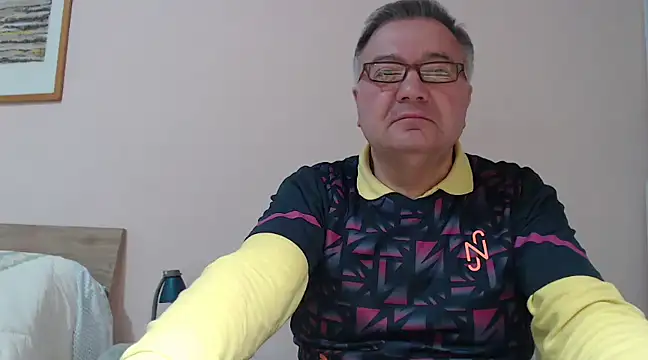 Snapshot of YOU6me chatting on February 3, 3:49 pm YOU6me online show from February 3, 3:49 pm