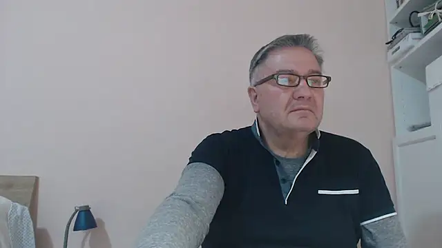 Snapshot of YOU6me chatting on February 12, 5:48 pm YOU6me online show from February 12, 5:48 pm