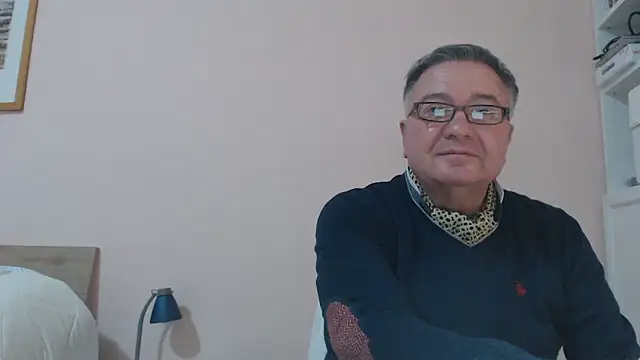 Snapshot of YOU6me chatting on February 13, 6:16 pm YOU6me online show from February 13, 6:16 pm