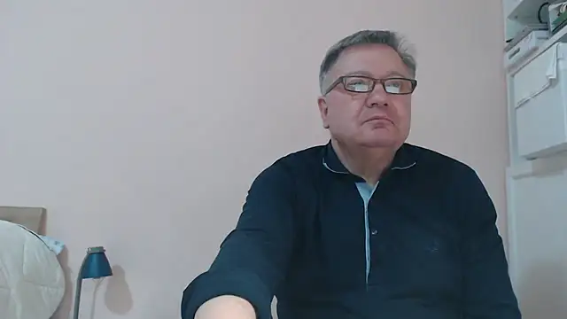 Snapshot of YOU6me chatting on March 3, 5:50 pm YOU6me online show from March 3, 5:50 pm
