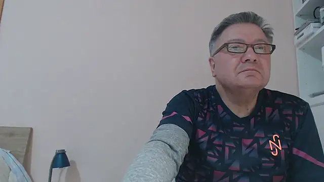 Snapshot of YOU6me chatting on March 5, 4:35 pm YOU6me online show from March 5, 4:35 pm