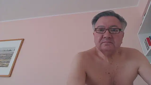 Snapshot of YOU6me chatting on March 19, 9:49 am YOU6me online show from March 19, 9:49 am