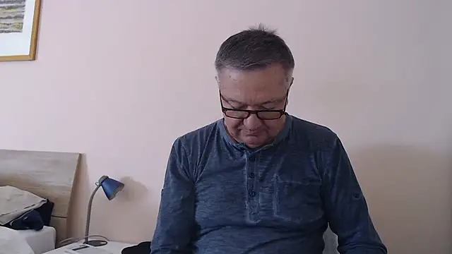 Snapshot of YOU6me chatting on September 18, 7:43 am YOU6me online show from September 18, 7:43 am