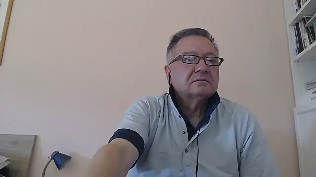 Snapshot of YOU6me chatting on September 25, 7:56 am YOU6me online show from September 25, 7:56 am